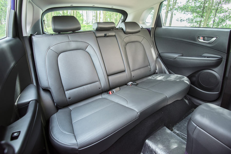 Hàng ghế sau trên xe Kona