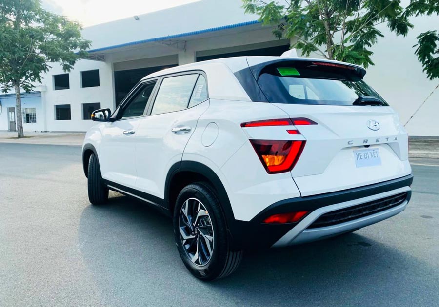 Bên ngoài hoàn toàn giống Creta 1.5 đặc biệt